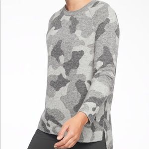 Athleta Undercover Camo Pullover Size S